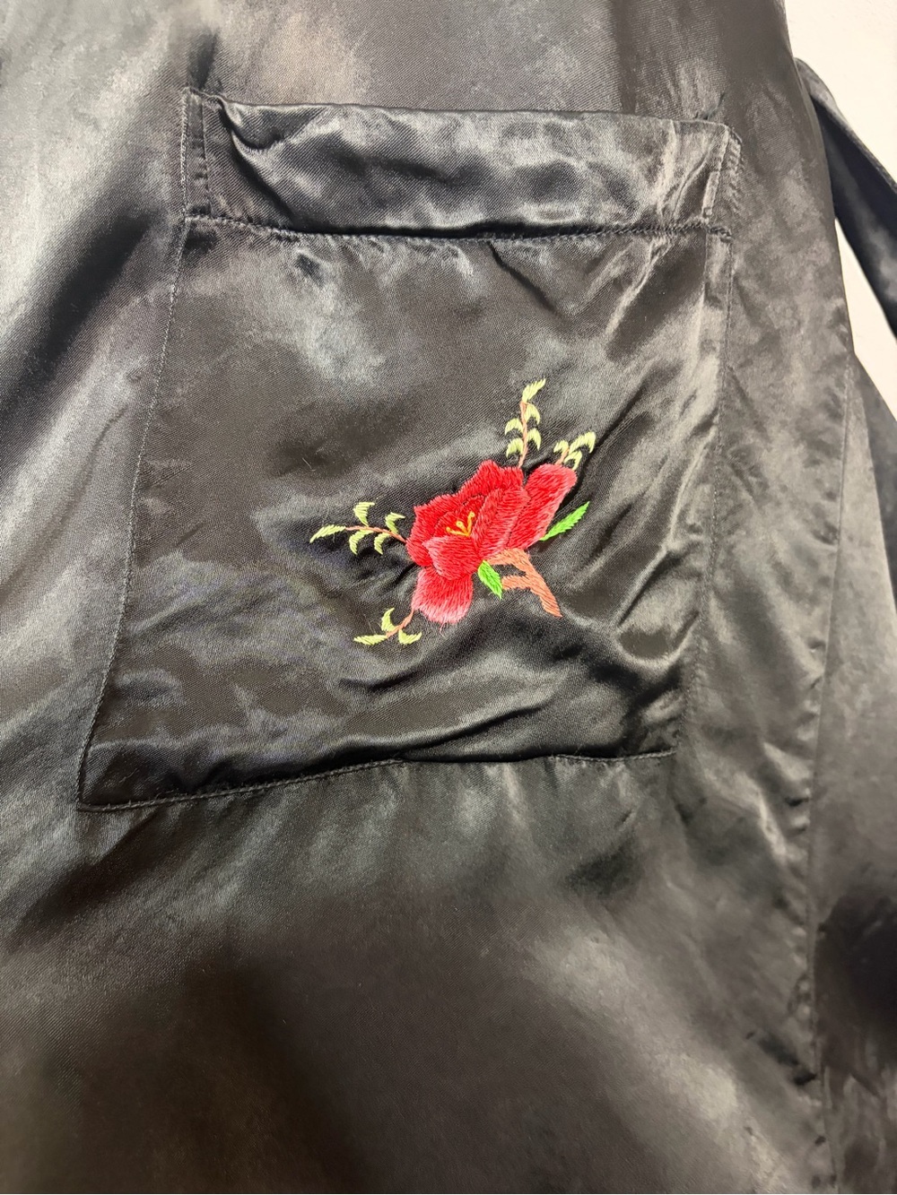 Vintage Chinese Black Satin Kimono Robe Embroidered Birds Roses Lounge medium - Picture 7 of 10